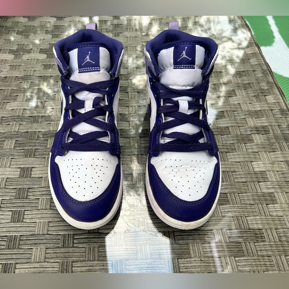 Nike Air Jordan 1 Mid GS “Purple Venom / Fierce Purple”– Youth Size 3Y - Picture 2 of 7